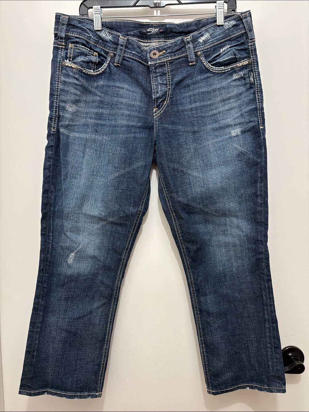 Silver Jeans w31 Dark Blue Denim Capri with Contrast Stitching